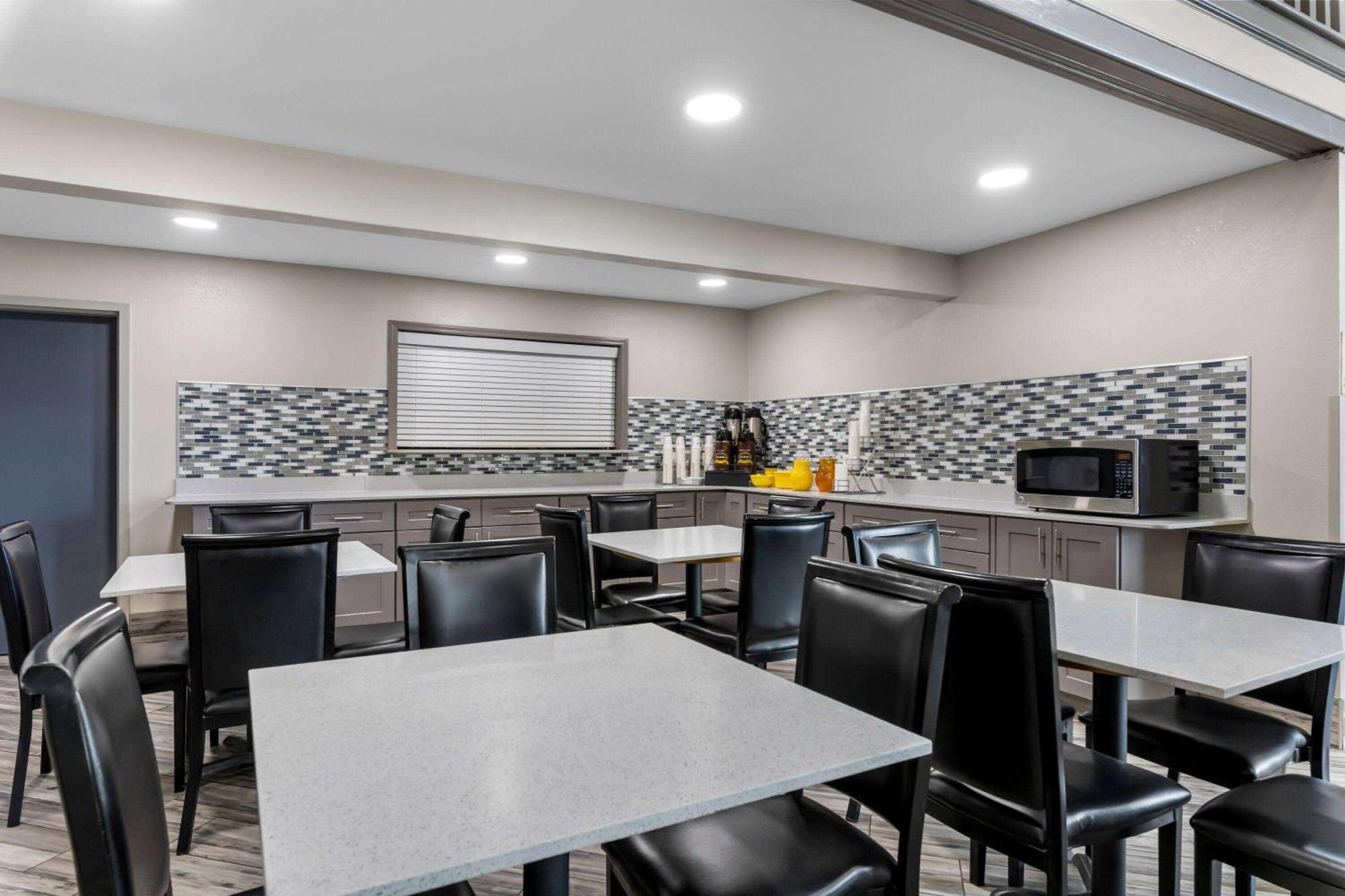 מלון Super 8 By Wyndham דיקסון מראה חיצוני תמונה